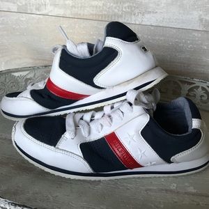 Tommy Hilfiger Vilma Lace Up Sneakers